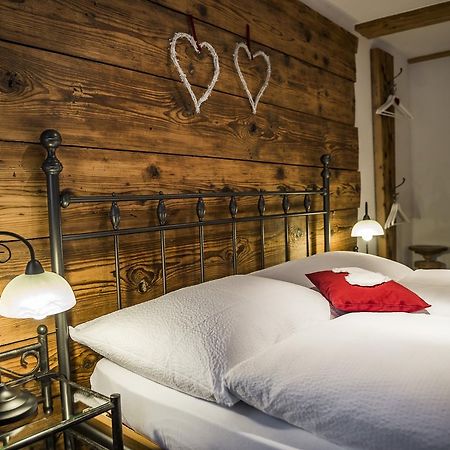 B3 Boutique-Bed&Breakfast Gsteigwiler Екстериор снимка