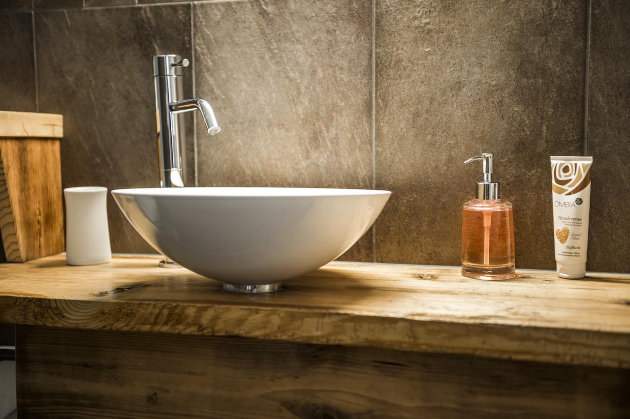 B3 Boutique-Bed&Breakfast Gsteigwiler Екстериор снимка